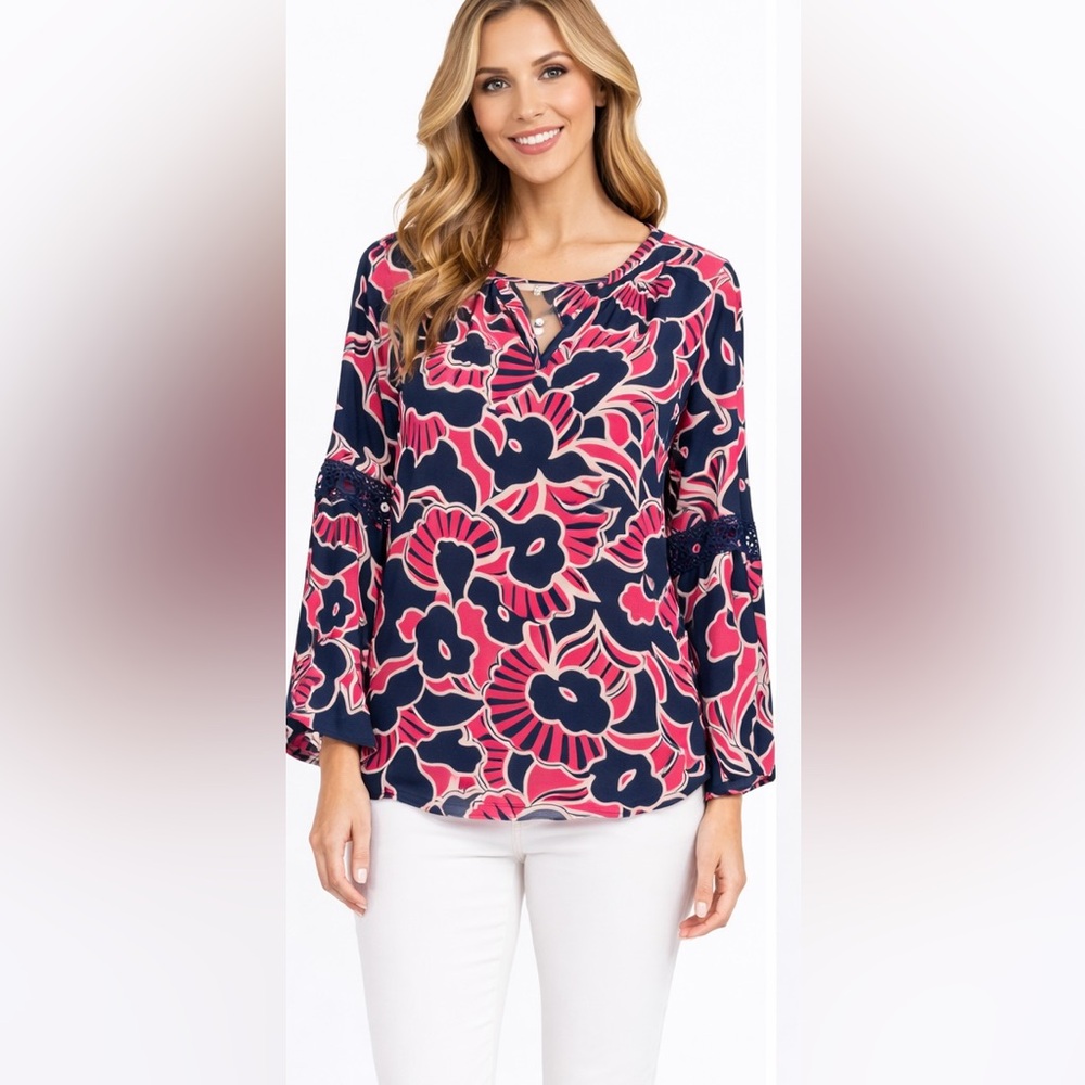 EUC Crown & Ivy Size Medium Floral Women's Flare Sleeve Top - Pink and Navy